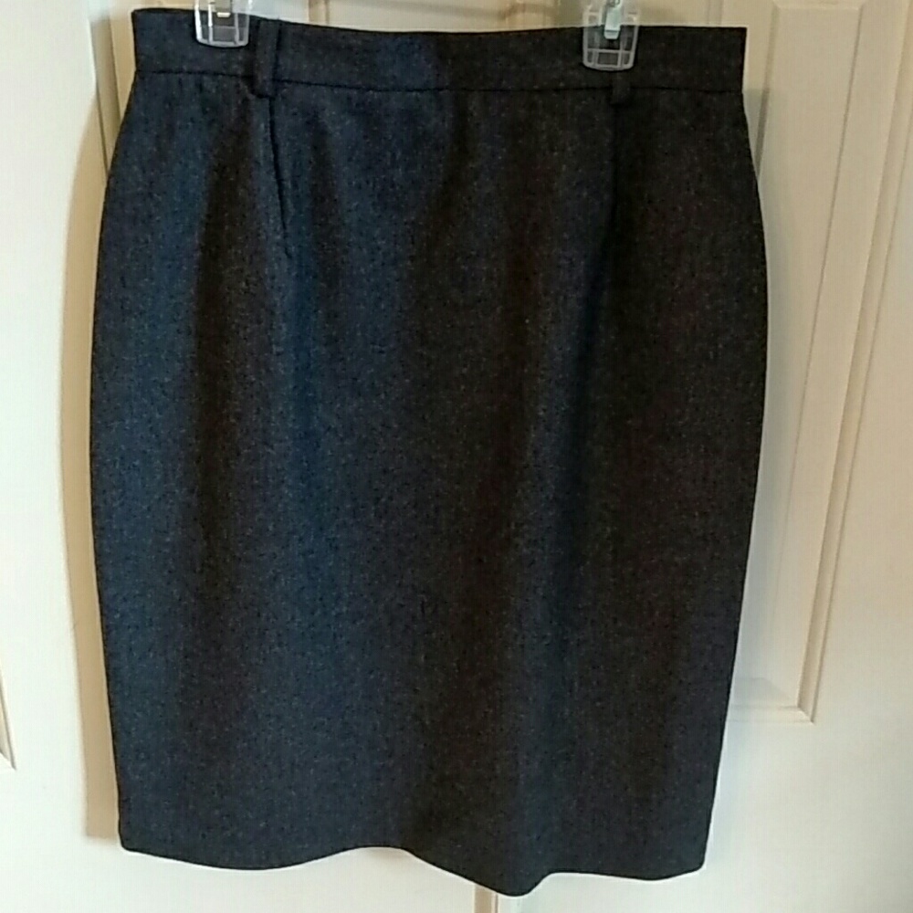 Charcoal wool skirt, fully lined